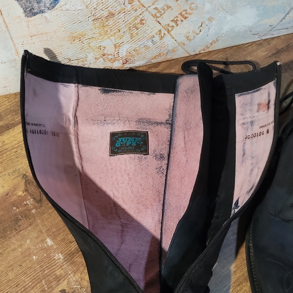 Edgy Junk Gypsy By Lane Stunning Distressed Black Leather Boots With Fringe. - Picture 15 of 16